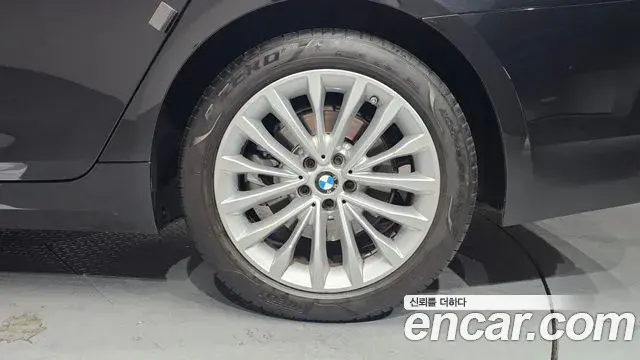 BMW 5 Series 2021 — Şəkil 11/20
