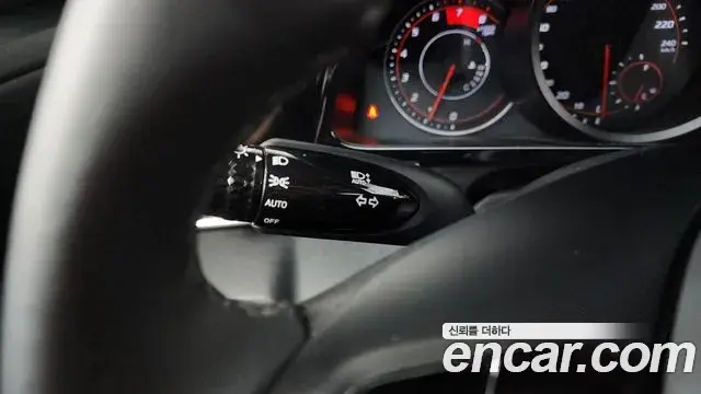 Hyundai The New Avante Hybrid 2020 — Photo 6/20