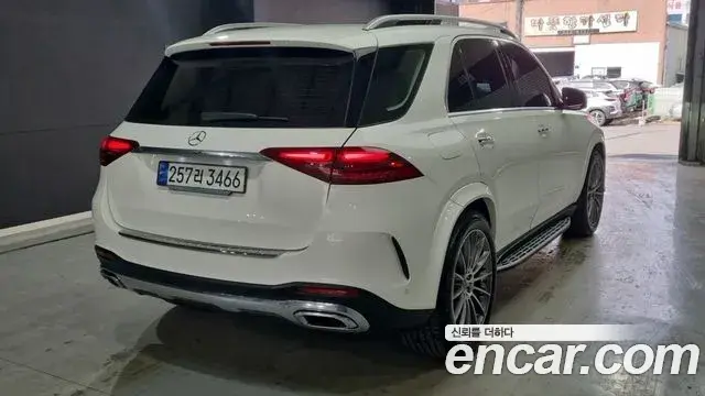 Mercedes-Benz GLE-Class 2024 — Фото 3/18