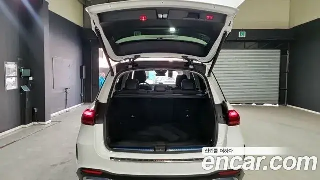Mercedes-Benz GLE-Class 2024 — Фото 17/18