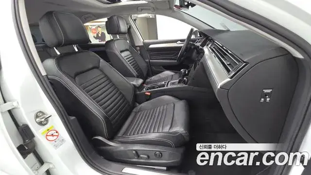 Volkswagen Passat GT 2022 — Şəkil 13/20