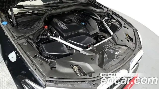 BMW 5 Series 2018 — ფოტო 16/20