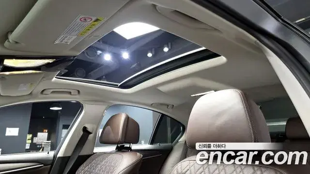 BMW 5 Series 2018 — ფოტო 17/20