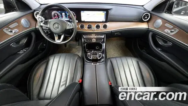 Mercedes-Benz E-Class 2018 — Фото 7/20