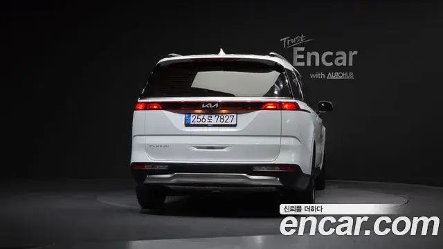 Kia Carnival 2022 — ფოტო 13/20