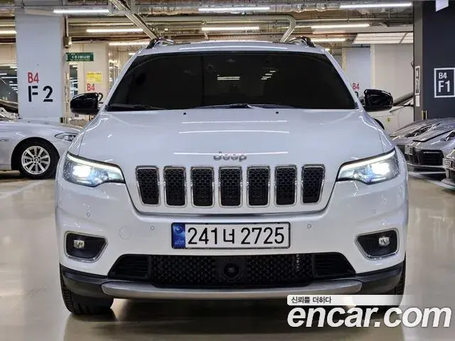 Jeep Cherokee 2022 — Фото 2/20