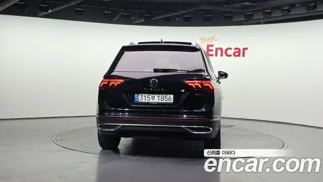Volkswagen Tiguan 2021 — Фото 4/20