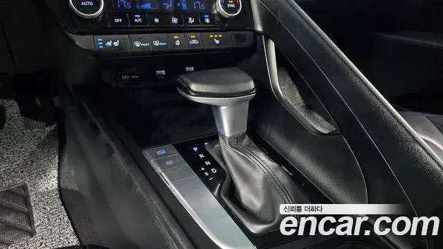 Hyundai The New Avante Hybrid 2021 — Şəkil 9/20