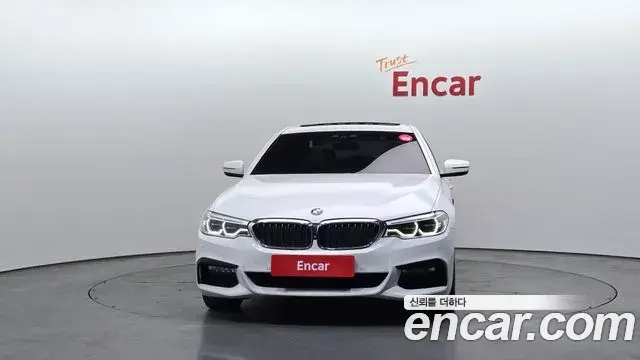 BMW 5 Series 2018 — Photo 12/20