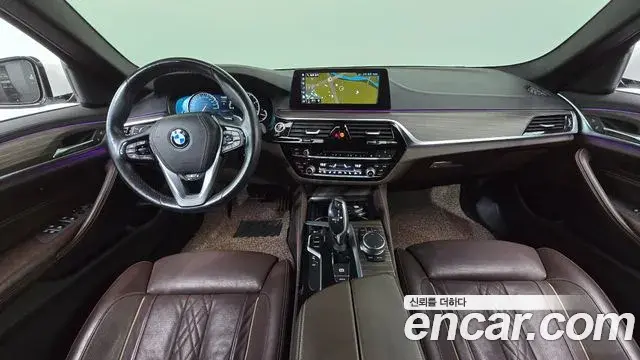 BMW 5 Series 2018 — Photo 14/20