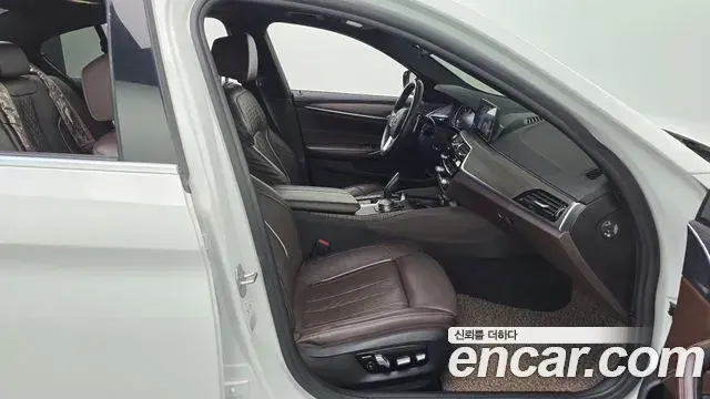 BMW 5 Series 2018 — Photo 3/20