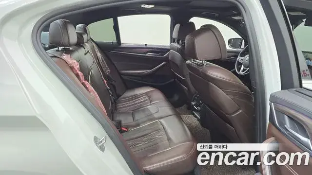 BMW 5 Series 2018 — Photo 20/20
