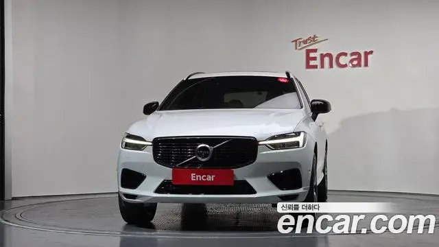 Volvo XC60 2021 — Şəkil 13/20