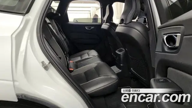 Volvo XC60 2021 — Şəkil 6/20