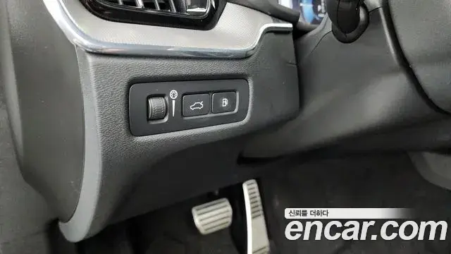 Volvo XC60 2021 — Şəkil 8/20