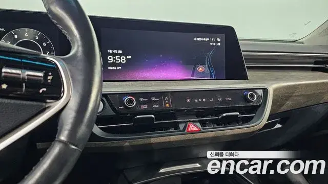 Kia K8 2022 — Şəkil 17/20