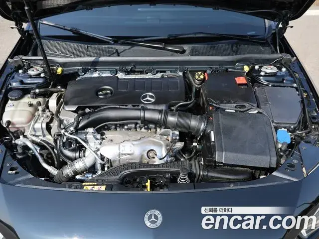 Mercedes-Benz A-Class 2021 — Photo 8/19