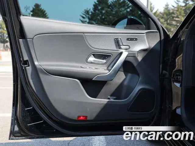 Mercedes-Benz A-Class 2021 — Photo 9/19