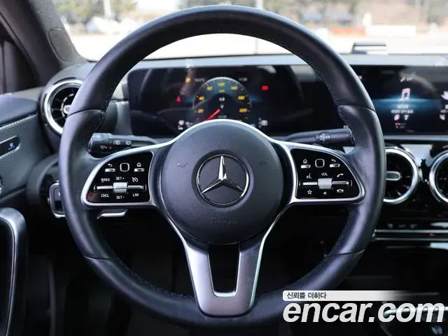 Mercedes-Benz A-Class 2021 — Photo 10/19