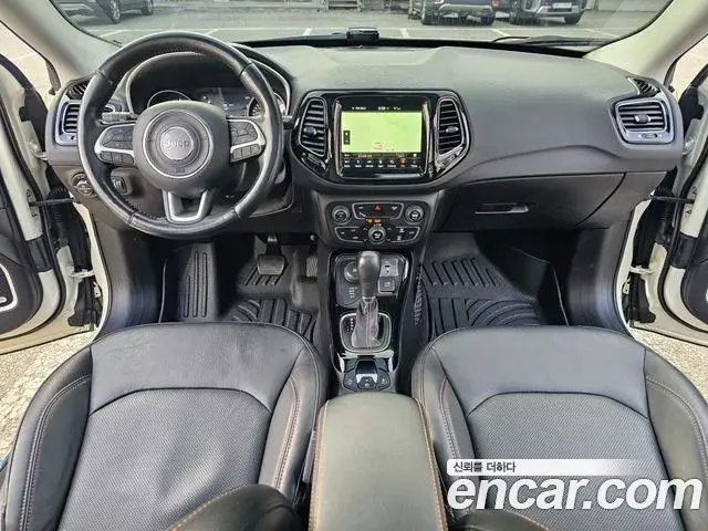 Jeep Compass 2019 — ფოტო 10/20