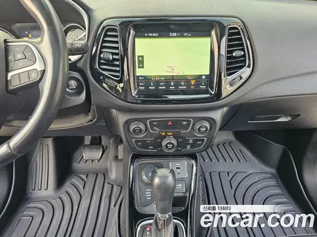 Jeep Compass 2019 — ფოტო 1/20