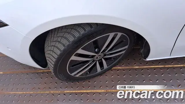 Mercedes-Benz A-Class 2022 — Photo 5/20