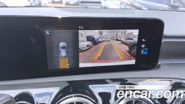 Mercedes-Benz A-Class 2022 — Photo 18/20