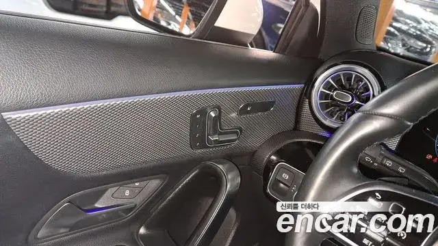 Mercedes-Benz A-Class 2022 — Photo 12/20