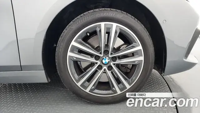 BMW 1 Series 2022 — Photo 2/20