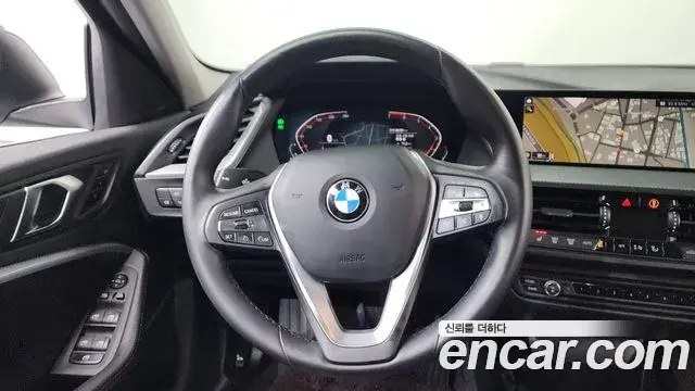BMW 1 Series 2022 — Photo 12/20