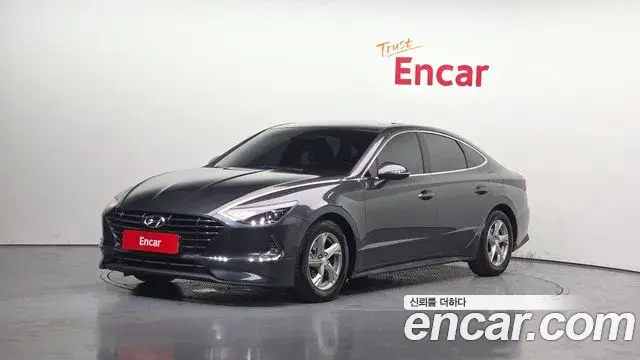 Hyundai Sonata Hybrid 2021 — Photo 19/20