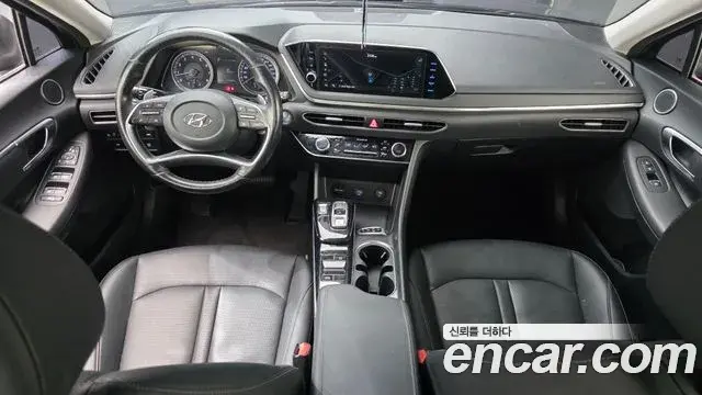 Hyundai Sonata Hybrid 2021 — Photo 10/20