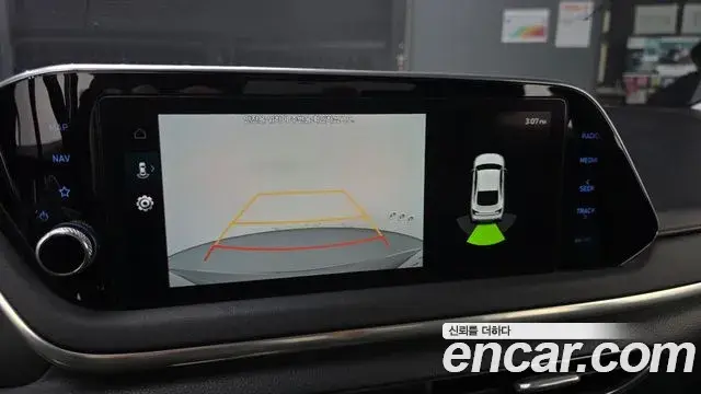 Hyundai Sonata Hybrid 2021 — Photo 2/20