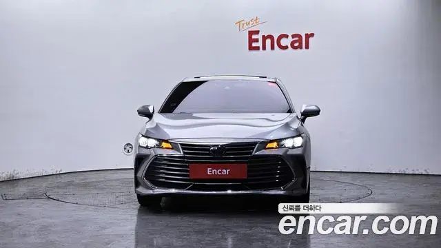 Toyota Avalon 2019 — Photo 8/20