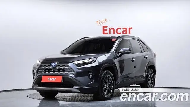 Toyota RAV4 2024 — ფოტო 18/20