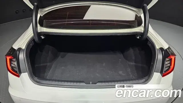 Hyundai Sonata 2019 — Фото 19/20