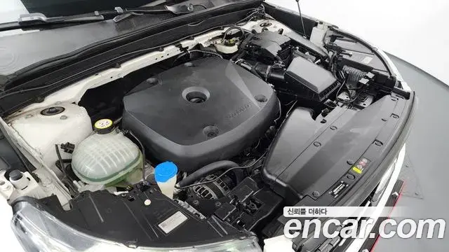 Volvo XC40 2018 — Şəkil 15/20
