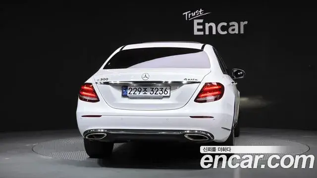 Mercedes-Benz E-Class 2018 — Фото 3/20
