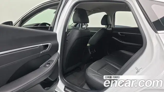 Hyundai Sonata Hybrid 2021 — Şəkil 17/20