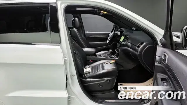 Jeep Grand Cherokee 2020 — Şəkil 10/20