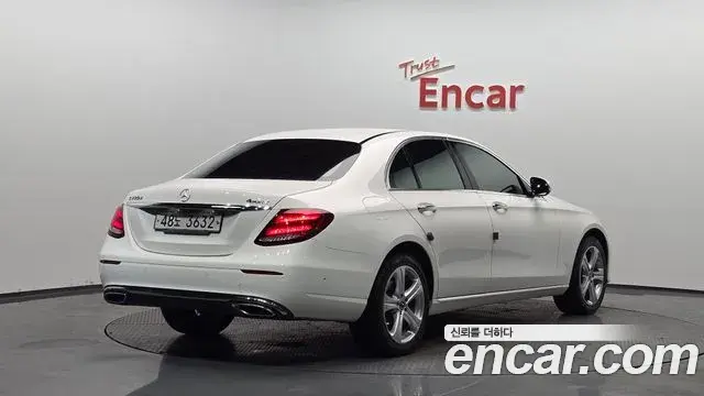 Mercedes-Benz E-Class 2018 — Şəkil 9/20