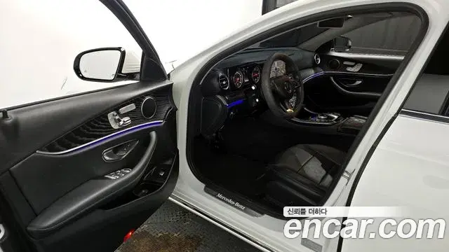 Mercedes-Benz E-Class 2018 — Şəkil 1/20