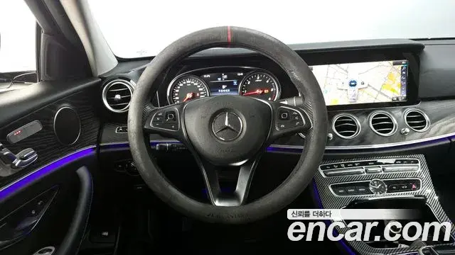 Mercedes-Benz E-Class 2018 — Şəkil 8/20