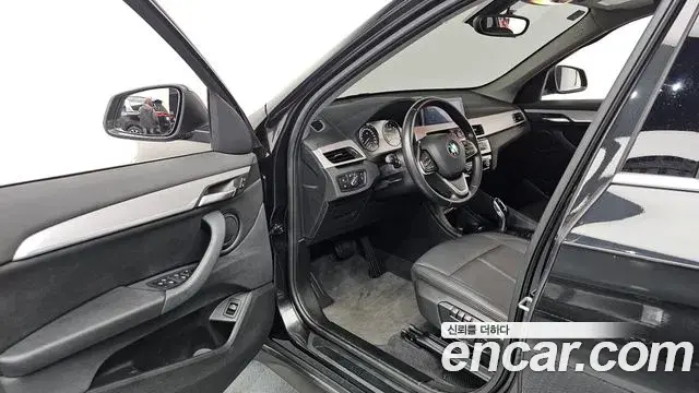 BMW X1 2020 — Şəkil 13/20