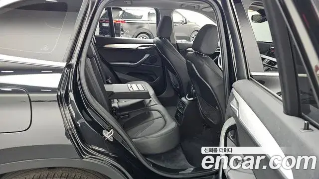 BMW X1 2020 — Şəkil 16/20