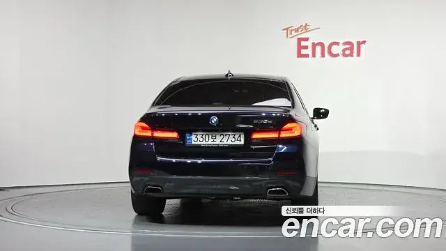 BMW 5 Series 2022 — ფოტო 10/20