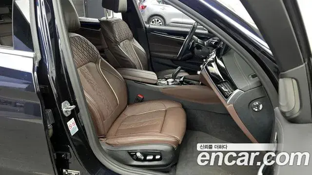 BMW 5 Series 2022 — ფოტო 9/20
