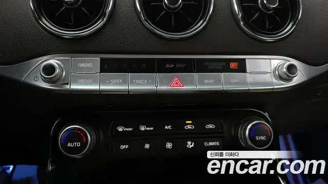 Kia Stinger 2018 — Şəkil 12/20