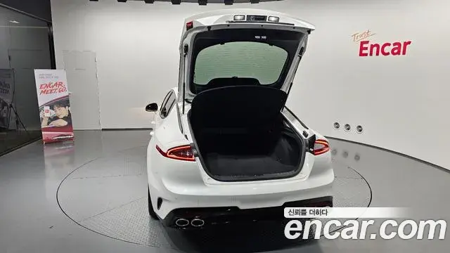 Kia Stinger 2018 — Şəkil 20/20