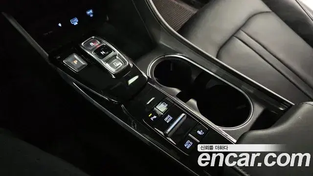 Hyundai Sonata Hybrid 2019 — Photo 6/32